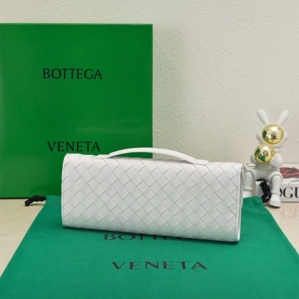 White Bottega Veneta Andiamo Clutch (HIGH-END GRADE) - Image 3