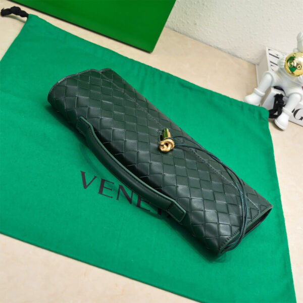 Green Bottega Veneta Andiamo Clutch (HIGH-END GRADE) - Image 4