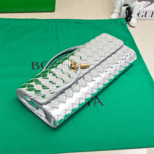 Bottega Veneta Andiamo Clutch(HIGH-END GRADE) - Image 4