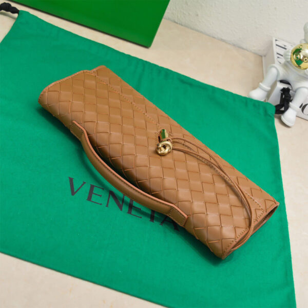 Brown Bottega Veneta Andiamo Clutch (HIGH-END GRADE) - Image 4
