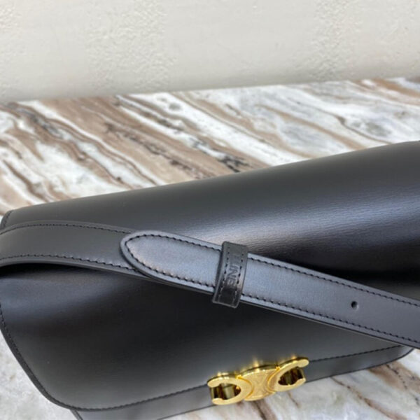 Black CELINE CLASSIQUE TRIOMPHE BAG IN CALFSKIN - Image 5