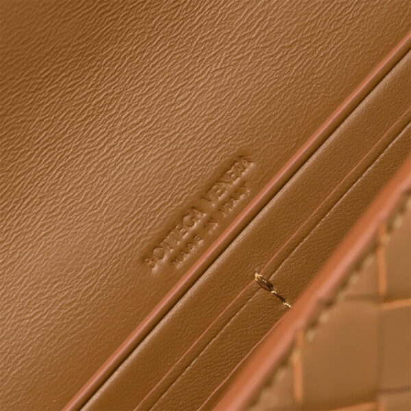 Brown Bottega Veneta Andiamo Clutch (HIGH-END GRADE) - Image 7